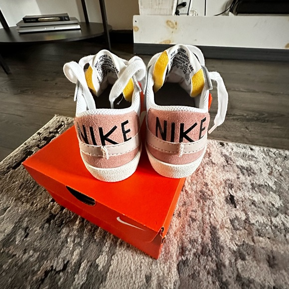 Nike Blazer - Picture 7 of 11